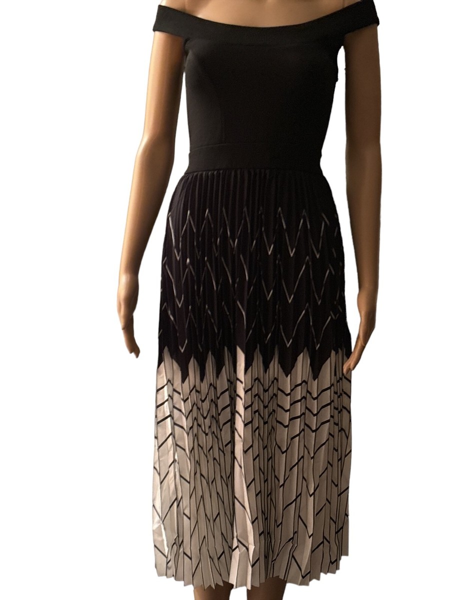strapless open back dress Bardot Pleated Midi Dress - Emerald Green main image 1