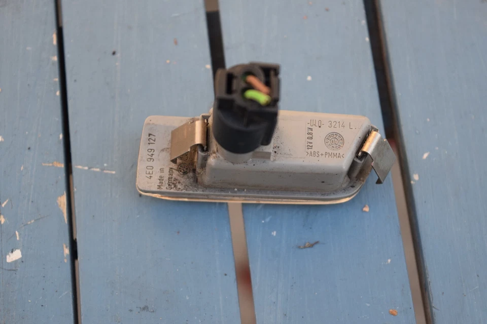 Señal de giro marcador conductor izquierdo Audi A8 2004 2005 2006 2007 fabricante de equipos originales Foto 2 de 3