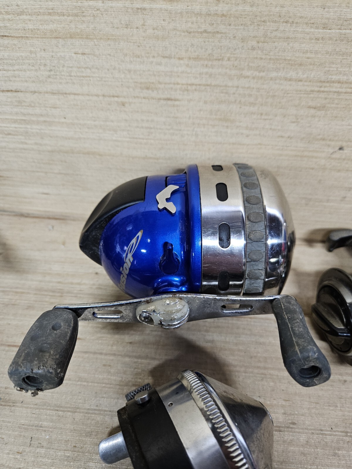 Lot of 5 Assorted Fishing Reels For Parts Mitchell Zebco 33 Berkley