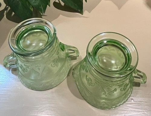 1930s Federal Glass Spokes/Patrician Pattern Depression UV Creamer & Sugar Set. - Picture 6 of 6