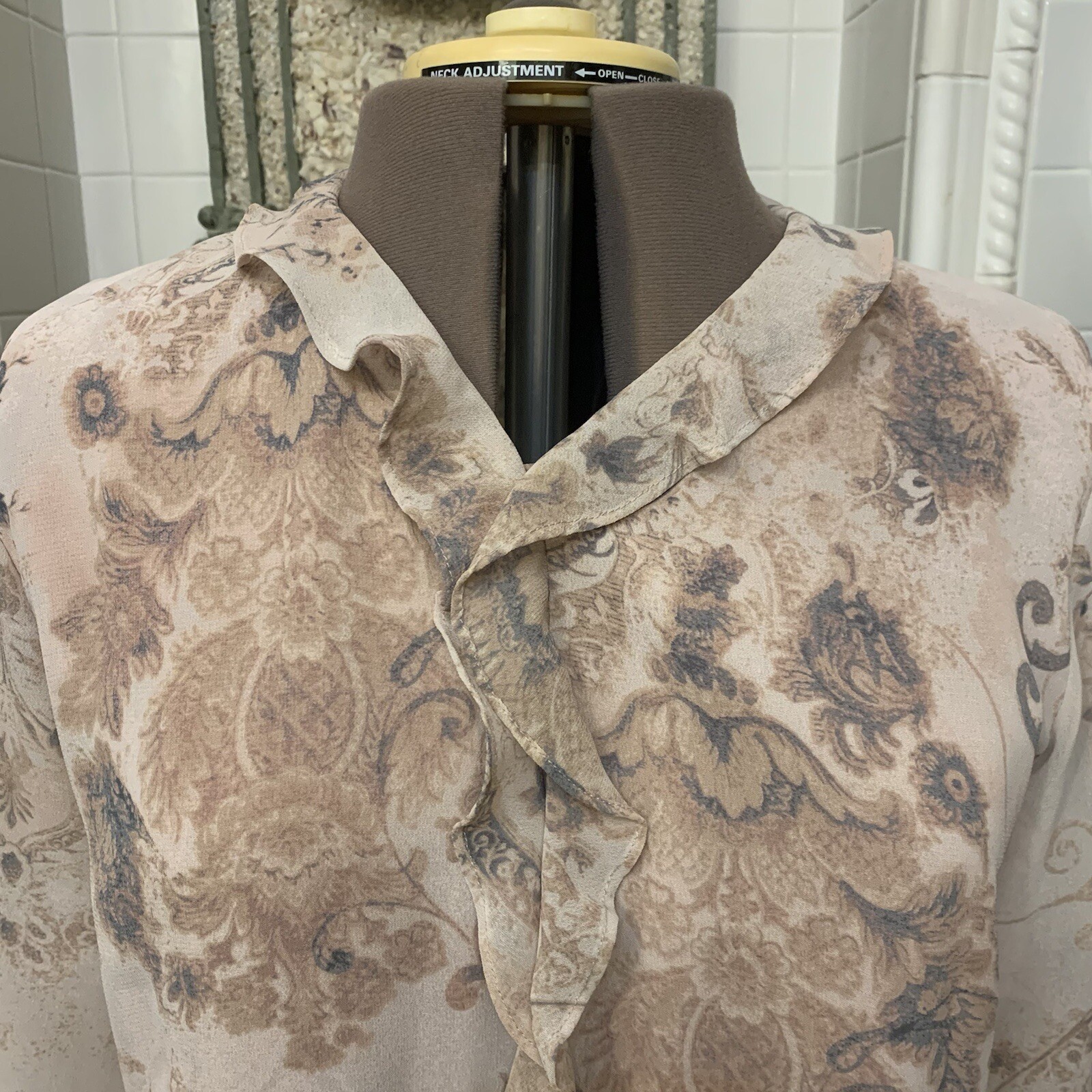 Pendleton. Size Large.  Chiffon Ruffled Long Slee… - image 2