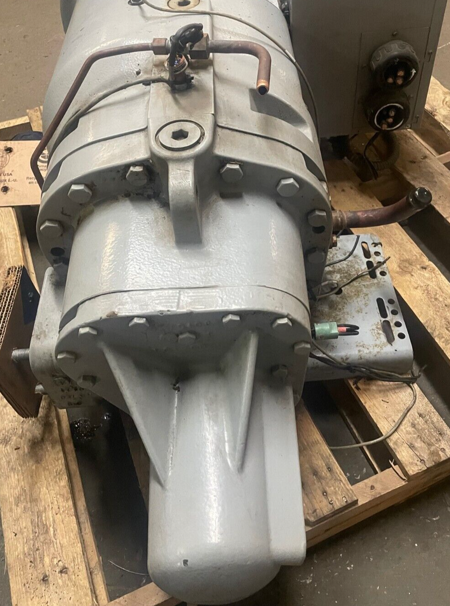 [チャージ残高0] りー Carlyle 06TT Chiller Compressor 06TTA356SS1C 400/460/690 R134A