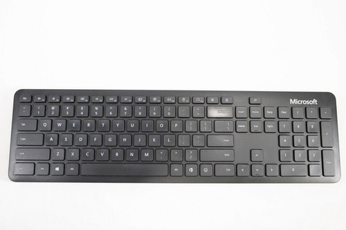 Microsoft Bluetooth Keyboard – Wireless, Slim, and Efficient - Picture 2 of 6