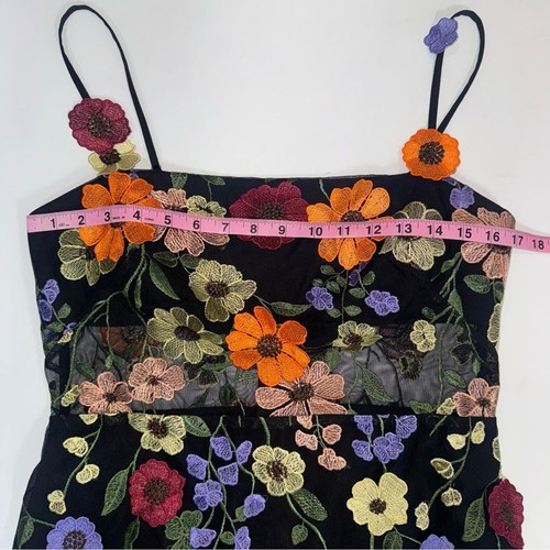 Nuevo Vestido Midi Revolve x BCBGMaxAzria 3D con Apliques de Flores Malla Transparente Talla 10 - Imagen 8 de 14