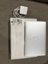 Apple MacBook Air 11-inch Intel Core i5 4GB RAM 64GB SSD Silver Bluetooth Wi-Fi