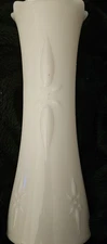 Vintage E O BRODY Starburst White Vase W/Ruffled Top