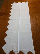 Vtg Cotton Dresser Scarf/Table Runner Embroidered Butterflies Lace Edge 44"x17"