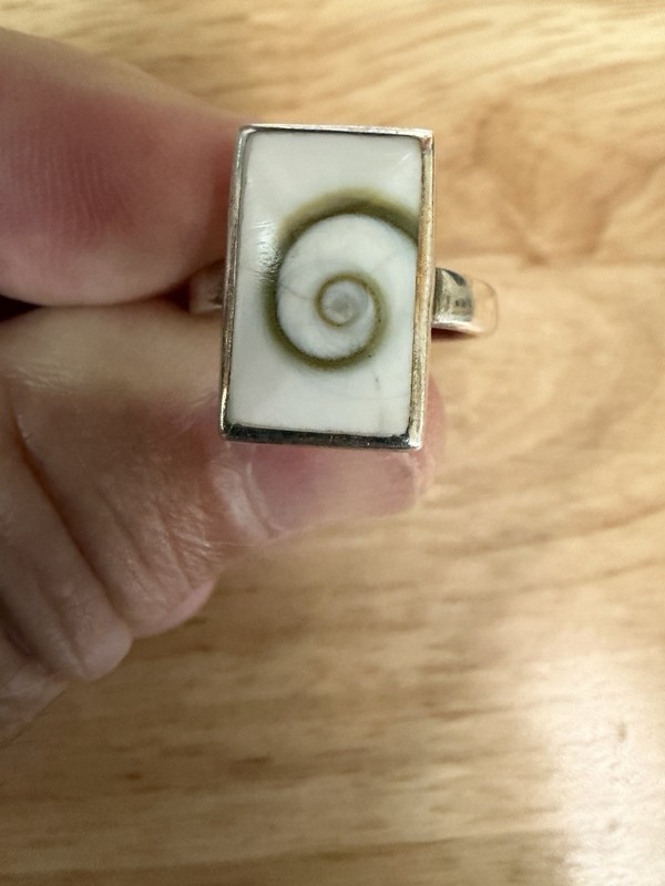 Shiva Eye Shell Inlay Spiral Pattern Pacific Cats Eye Ring  Sterling Silver 8 