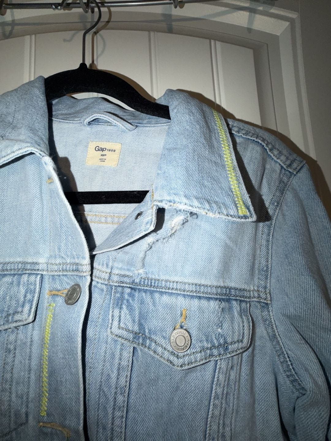 GAP Chelsea & Violet Embroidered Distressed Denim, photo 5