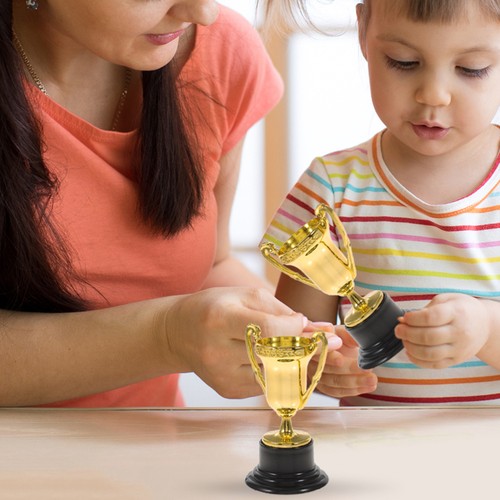 6 Piezas Juego Trofeo Mini Juguete Niño Plástico Pequeños Trofeos Niños Pequeños - Imagen 9 de 12