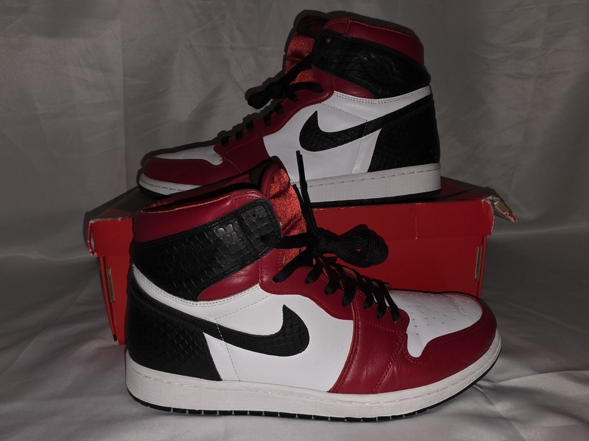 Nike Air Jordan 1 Retro High OG Satin Snake Chicago Size 10.5 Mens