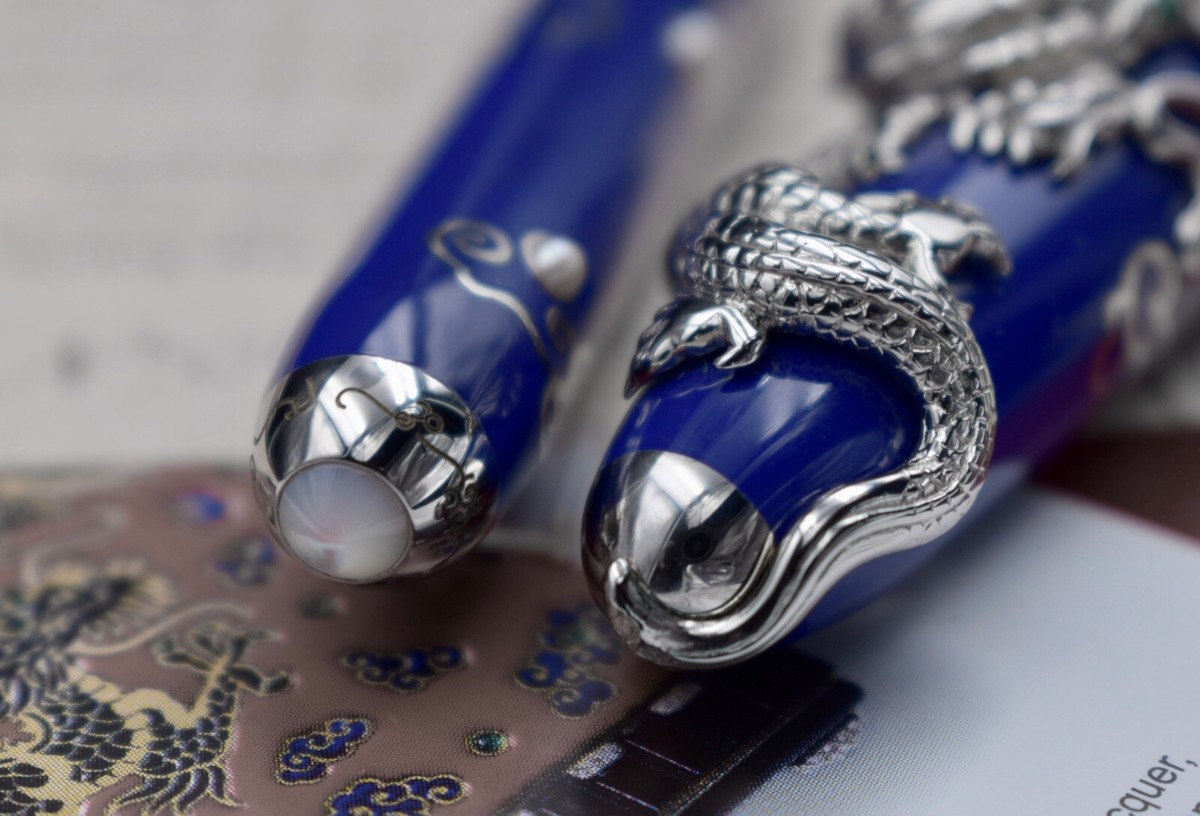 ✨Cartier mini plate 龍　Dragon✨ CRST190030 - Fountain pen with dragon motif - Blue lacquer