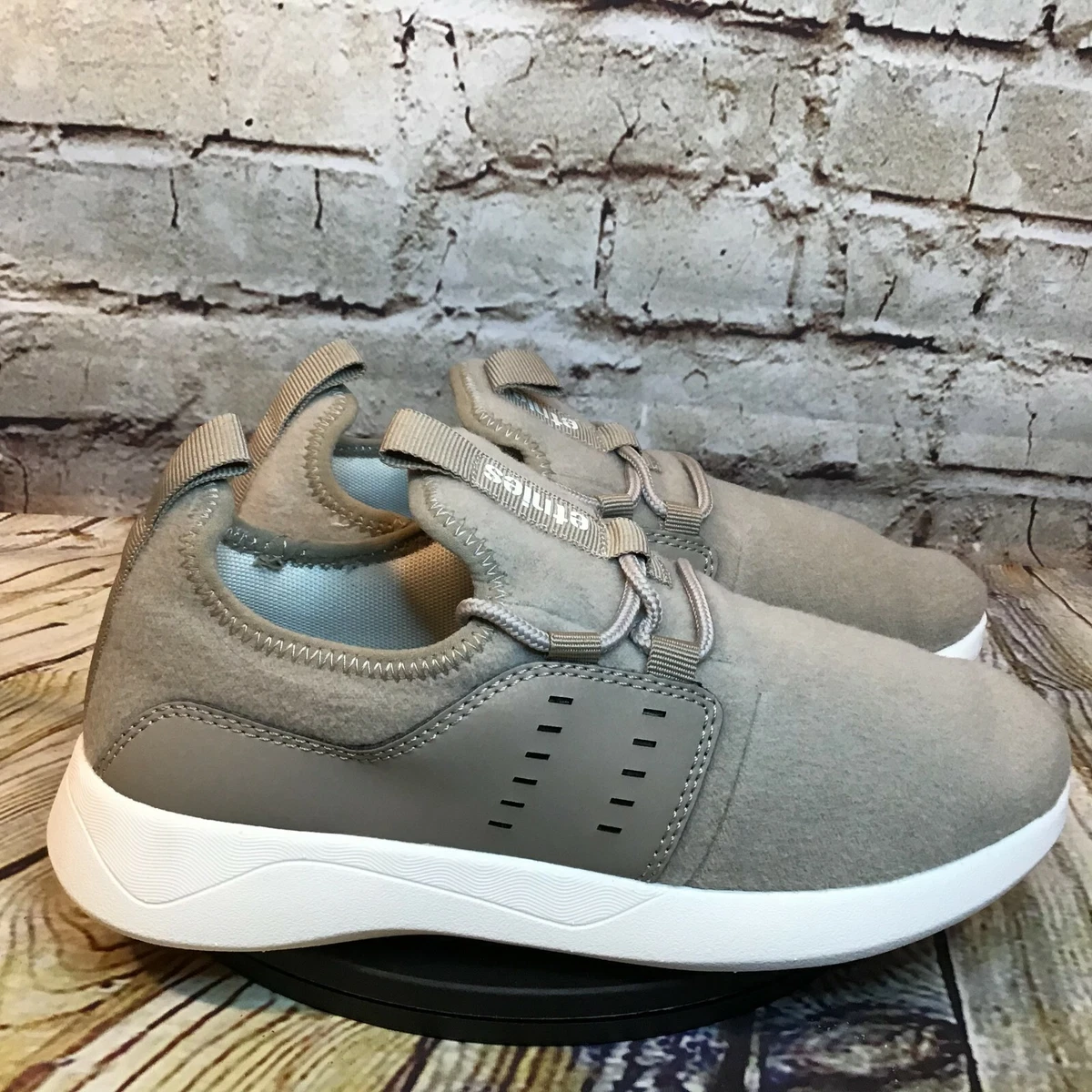 Etnies Vanguard Women s Solid Beige Fleece Slip On Casual Comfort