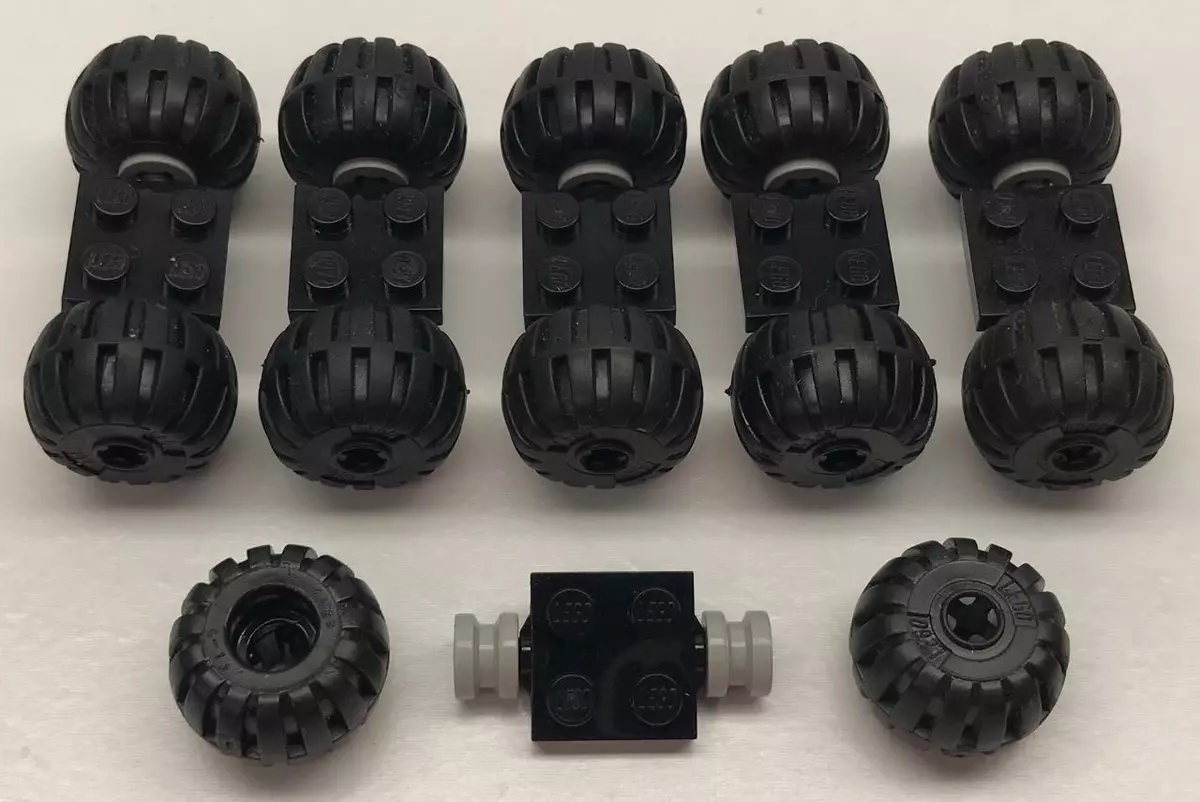 12 Lego Vintage Classic Space Wheels Lot Rubber Balloon 4288 w