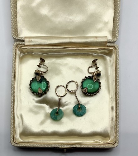 Two Pairs Of Vintage Czech Green Glass Dangle Earrings. - Picture 2 of 6