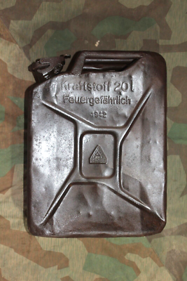 ORIGINAL WW2 GERMAN ARMY JERRYCAN KRAFTSTOFF FUEL CONTAINER 20L