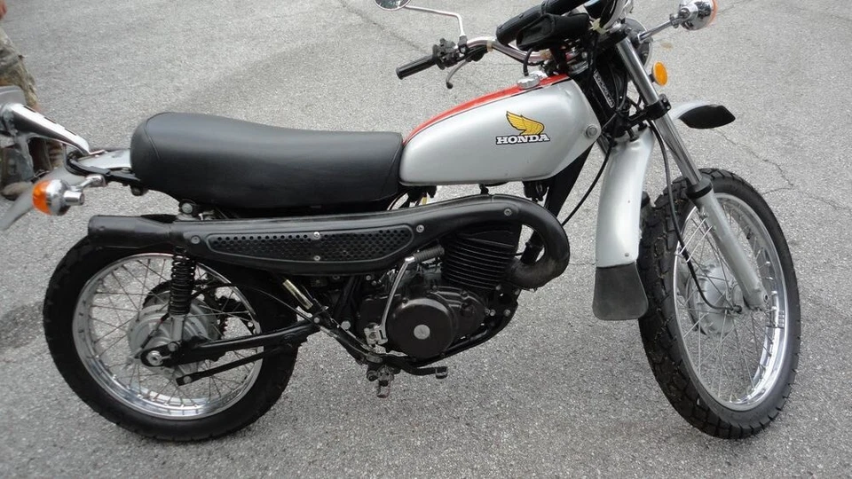 Asiento completo Honda MT250 1974-1976 K0 K1 K2 sillín de metal MT 250 Elsinore. Foto 2 de 4