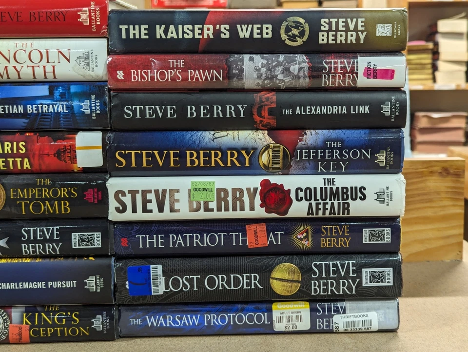 Lot of 16 Books by Steve Berry Hardcover Ballantine Thrillers - Image 3 of 4