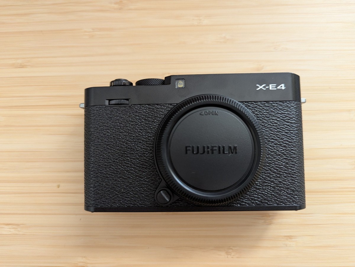 FUJIFILM X-E4 （ブラック ） Fujifilm X-E4 26.1MP Mirrorless Digital Camera - Black (Body