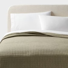 King Jersey Quilt Dark Olive Green Heather - Threshold: Cotton Knitted