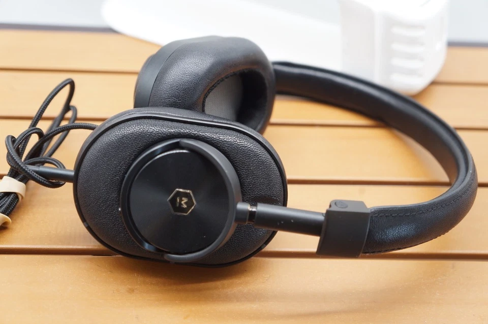 Master & Dynamic MW60 Wireless Bluetooth Foldable Headphones Confirmed Operation - Image 3 of 4