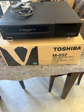Toshiba M-652 4-Head Hi-Fi VHS Video Cassette Recorder VCR w/ Box Manual