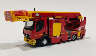Véhicule miniature sapeurs-pompiers RENAULT D16 EPC 33 PRX ECHELLES RIFFAUD ANTHRACITE 1/43 ELIGOR