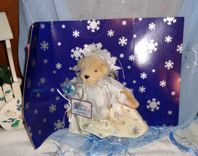 NEW SNOWFLAKE MUFFY VANDERBEAR-NO BOX-