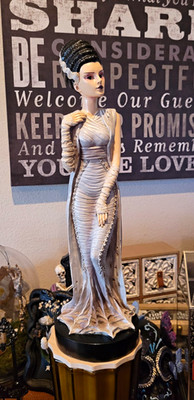 Bride of Frankenstein Painted Resin Figurine 3D Effect Universal Monsters
