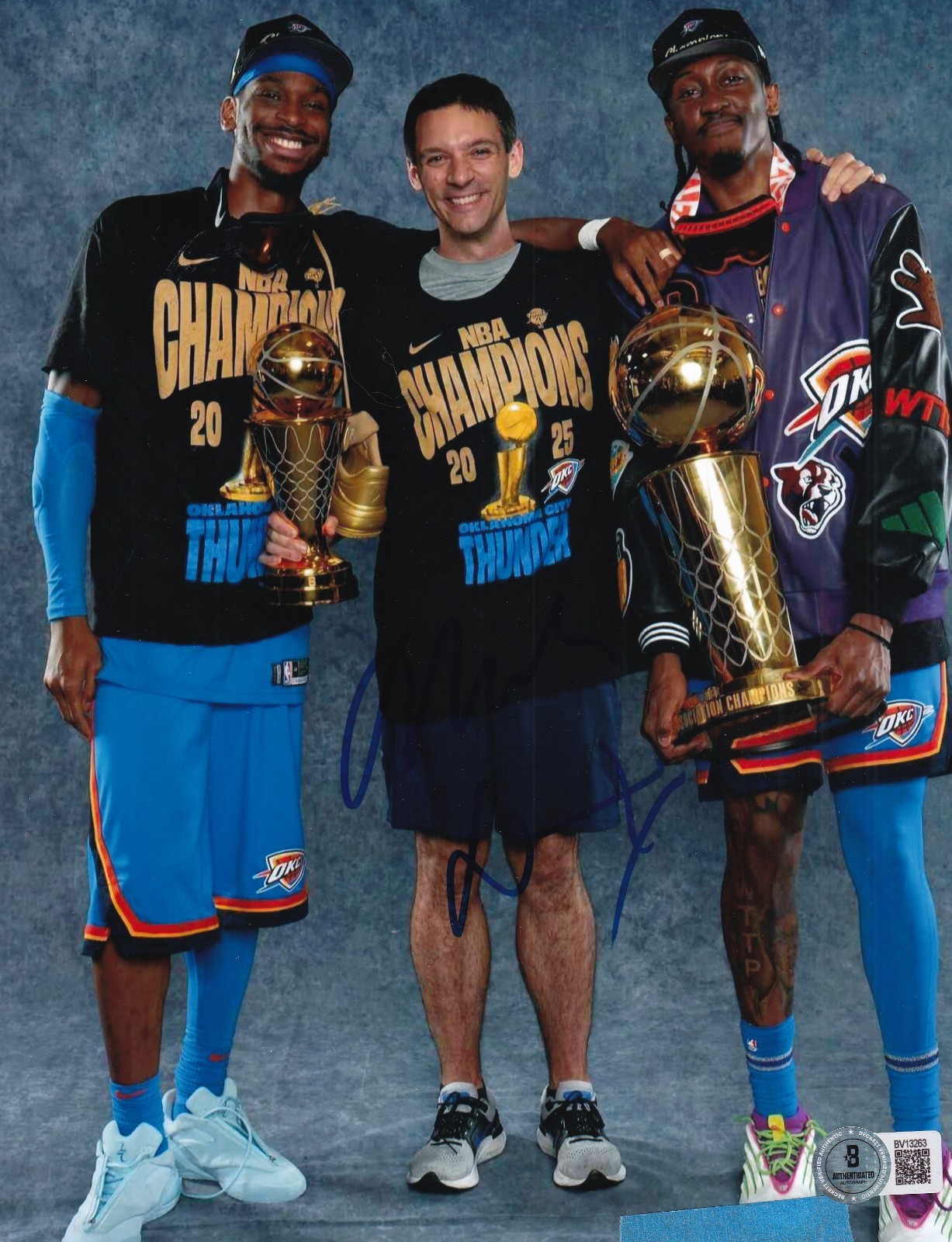 MARK DAIGNEAULT signed (OKLAHOMA CITY THUNDER) basketball 8X10 BECKETT BV13263 