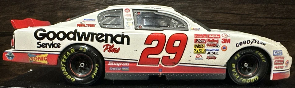 Kevin Harvick Goodwrench Atlanta 2001 primera victoria versión de carrera 1/24 Revell NASCAR Foto 4 de 4