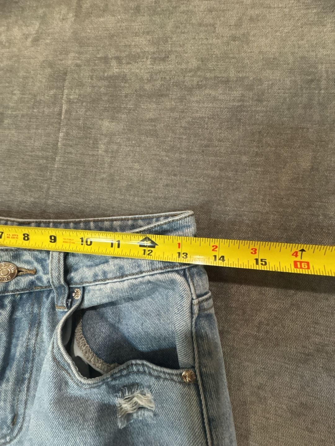Edikted Women's High Waisted Ripped Light Wash Straight Leg Jeans Size S image 6