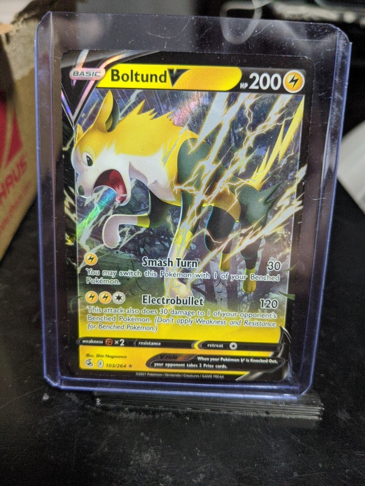Boltund V 103/264 - Fusion Strike - Holo Pokemon Card - NM Condition