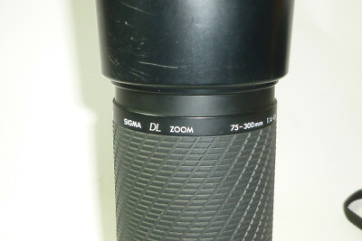 SIGMA DL Zoom 75-300mm 1:4-5.6 Multi Coated Macro Lens for