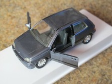Solido-Metall-Modell RENAULT Clio I von 1991, grau-metallic,1:43 Türen zu öffnen