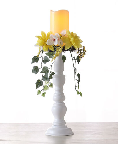 Pilar Floral Blanco Candelabros Flores Sin Llama LED Elegante Portavelas - Imagen 3 de 5