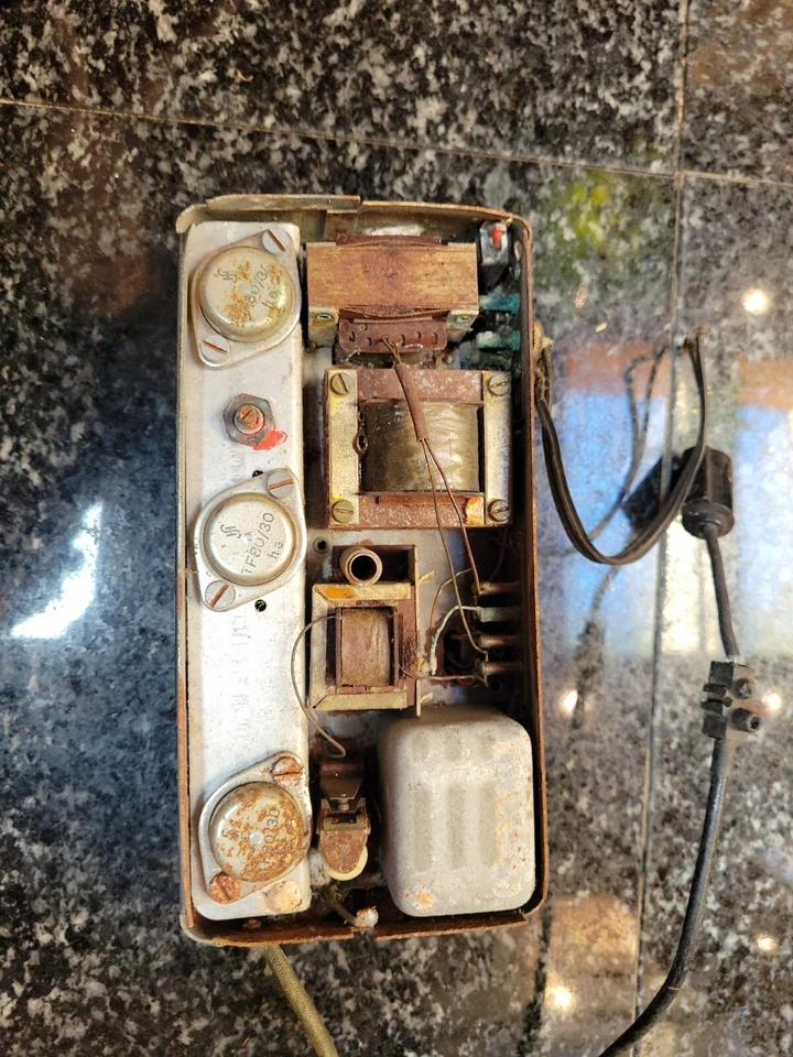 Amplificador 190 SL Mercedes Radio Becker Europa 12v Para Piezas O Reparación Óxido W121 Foto 4 de 4