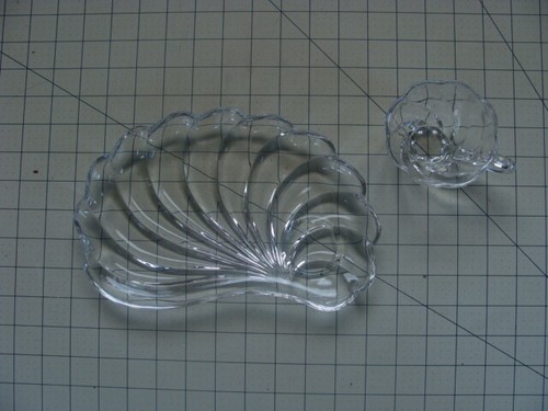 JUEGO INFORMAL DE SNACKS AVELLANA WARE SHELL 4 BANDEJAS 4 TAZAS DE VIDRIO - Imagen 4 de 6