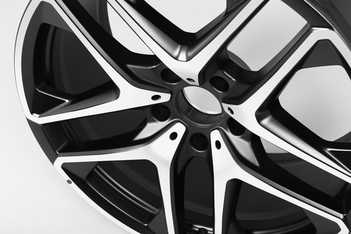 New Genuine Mercedes AMG front / rear R21 Rim G class W463 New Genuine Mercedes AMG front / rear R21 Rim G class W463