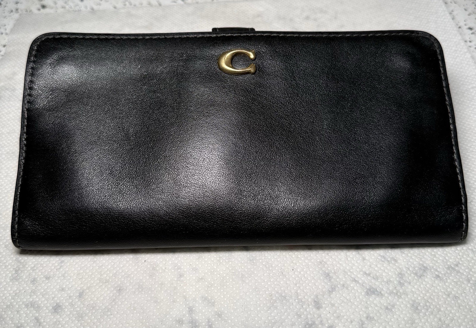 Coach Black Women's Folding Wallet with Logo Accent, Credit Card Slots