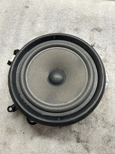 AUDI A4 8EC, B7 Subwoofer 8E0035411 2.00 Diesel 103kw 2006 21463106