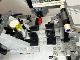 LEGO 7675: Lego Star Wars: AT-TE Walker 7675 - Near Complete w/ Minifigures