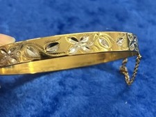 Atemberaubender Walzgold Armreif mit Sicherhe...
