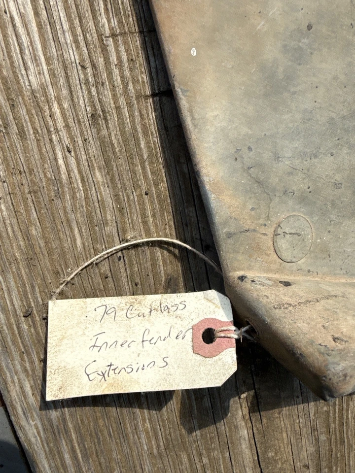 Oldsmobile Cutlass Salon Supreme 442 1978 1979 1980 extensión guardabarros interior delantero Foto 3 de 4