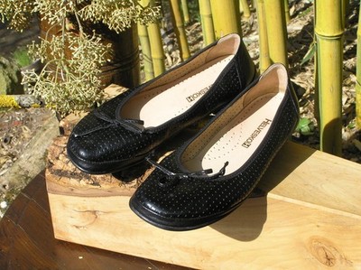 Damen Schuhe Ballerinas Marke HELVESKO Lackleder Schleife schwarz Gr. 38