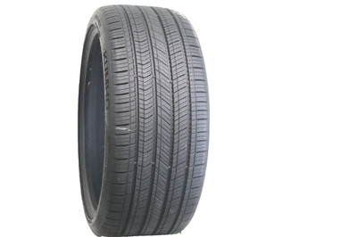 265/35R21 Kumho Majesty 93V Solist 8/32 DOT 0424 F69