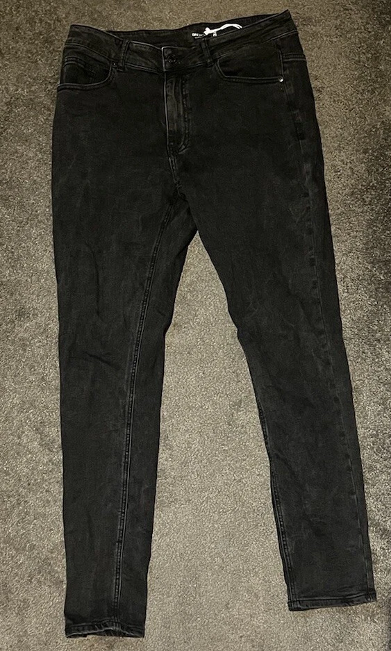 Picture 2 of 4