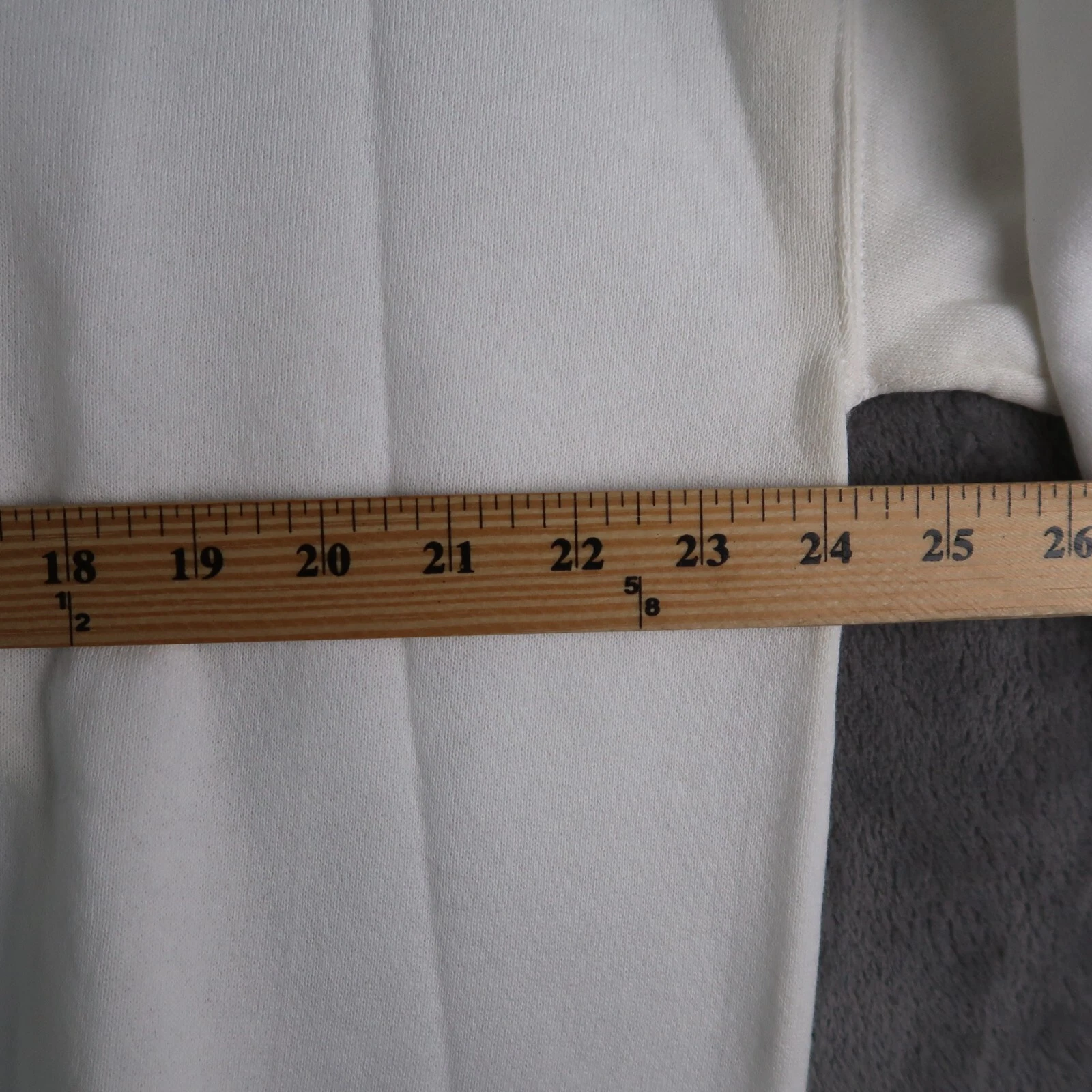 Vintage 90s Pooh Crewneck Sweatshirt Mens XL White Embroidered Made In USA