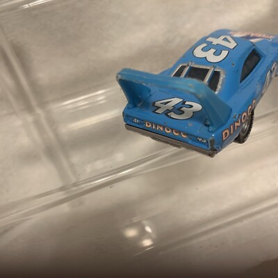 Disney Pixar Cars THE KING Dinoco Blue #43 Plymouth Superbird 1:55