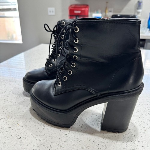 Soda Women’s Black Faux Leather Chunky Platform Lug Sole Lace Up Booties sz 8 - Picture 6 of 13